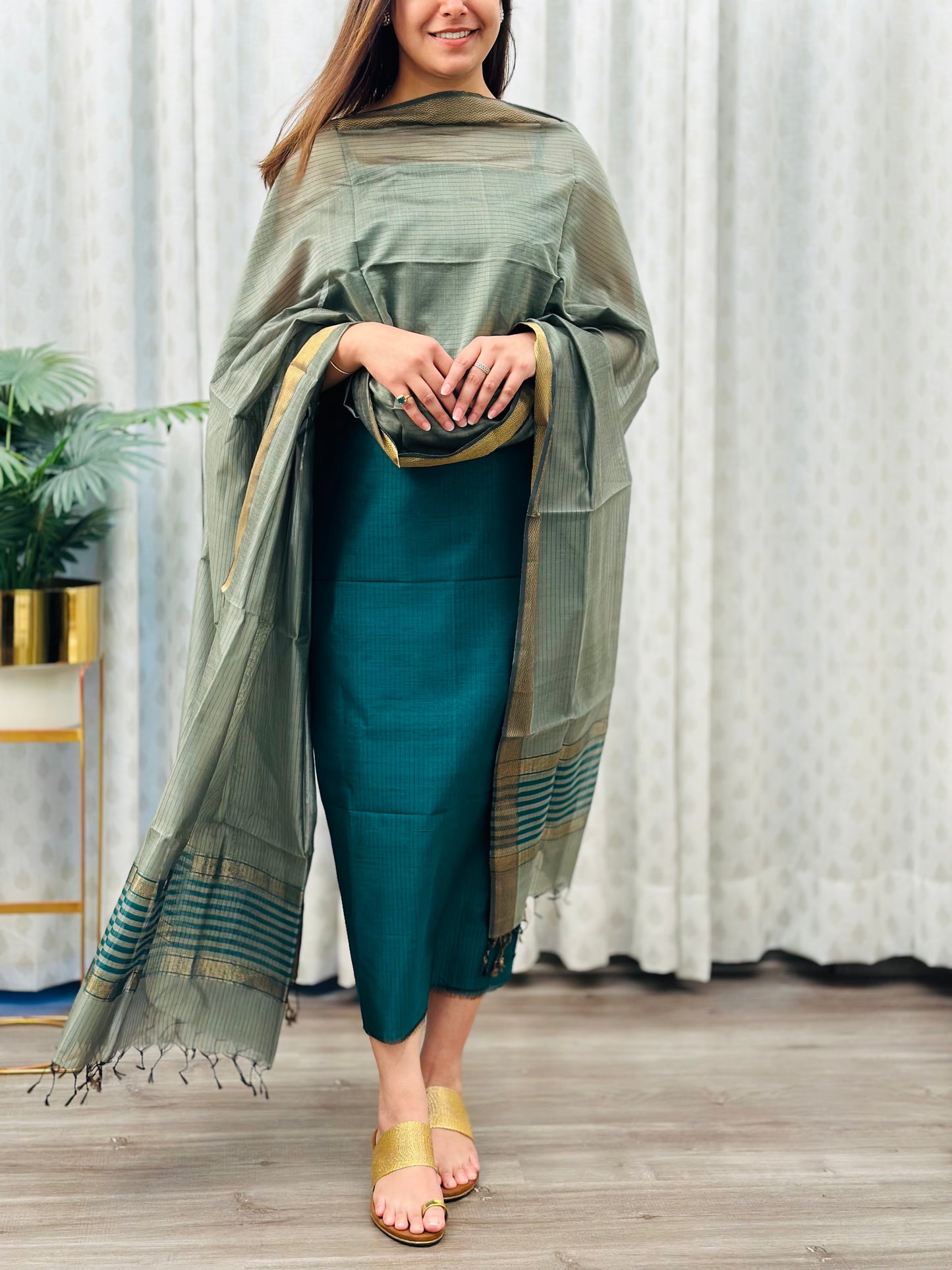 Neel Tara- Maheshwari Suit