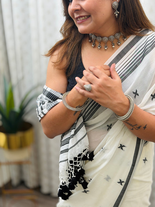 Ivory Bhujodi Saree