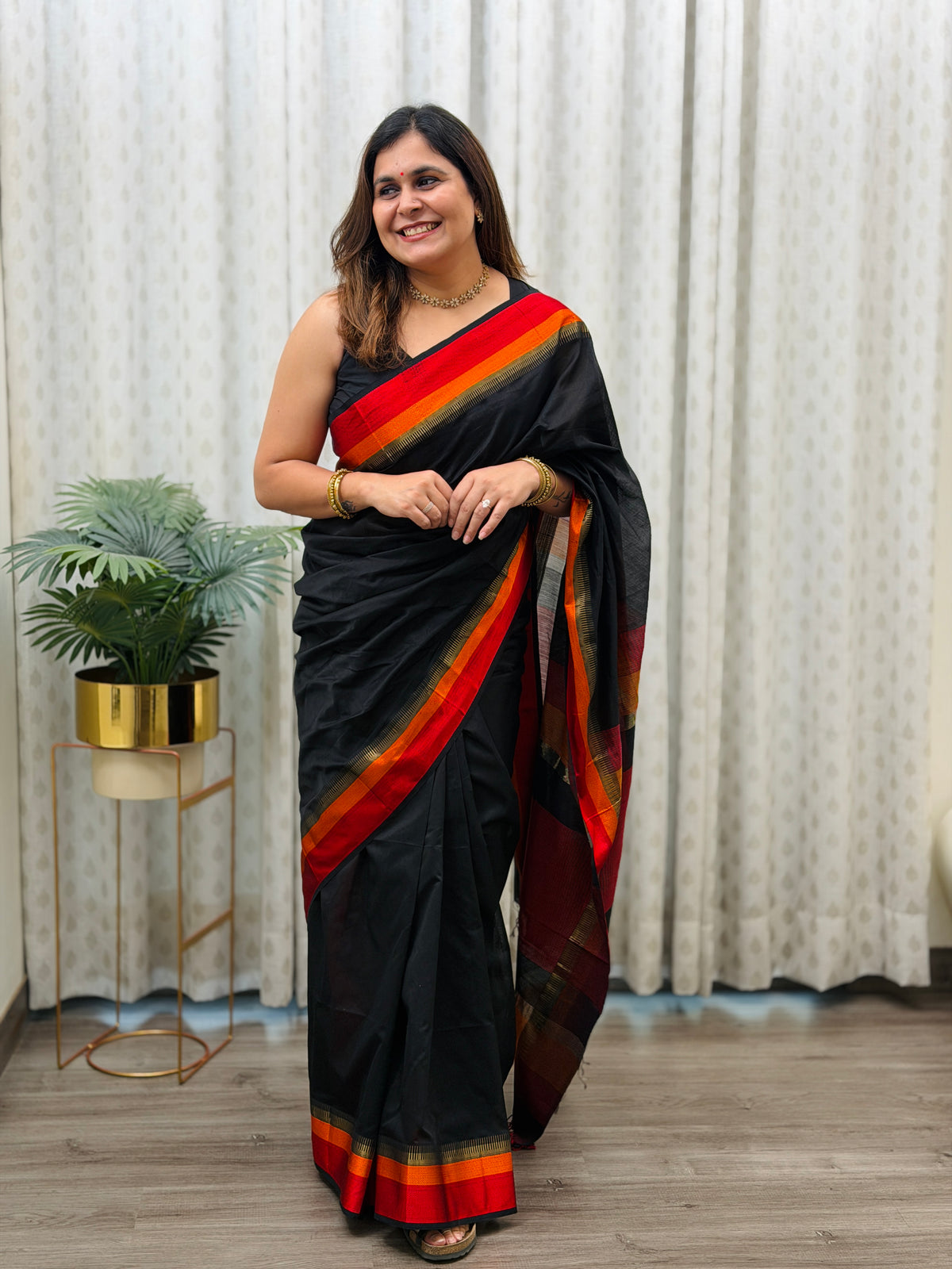 Black Resham Maheshwari
