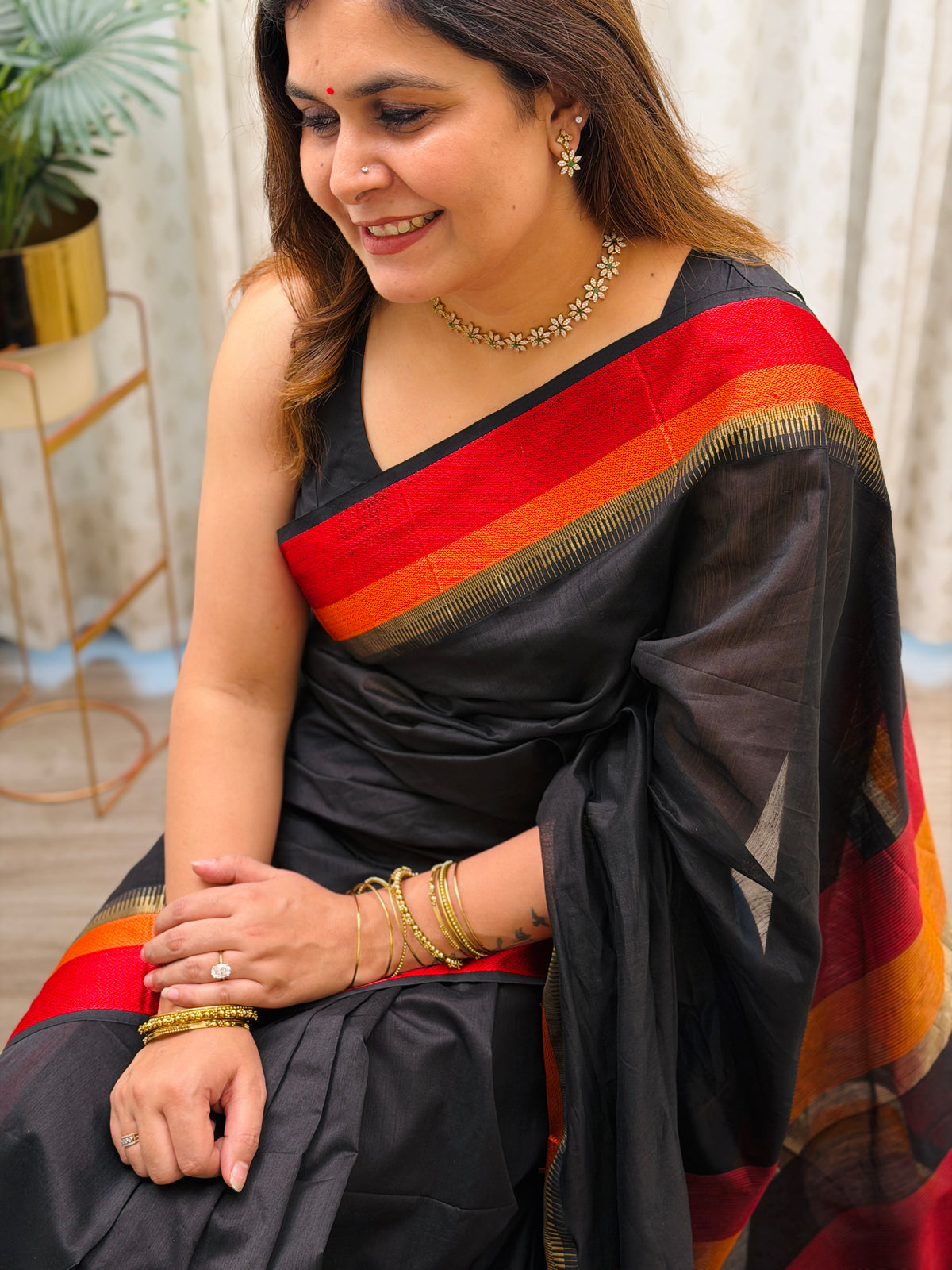 Black Resham Maheshwari