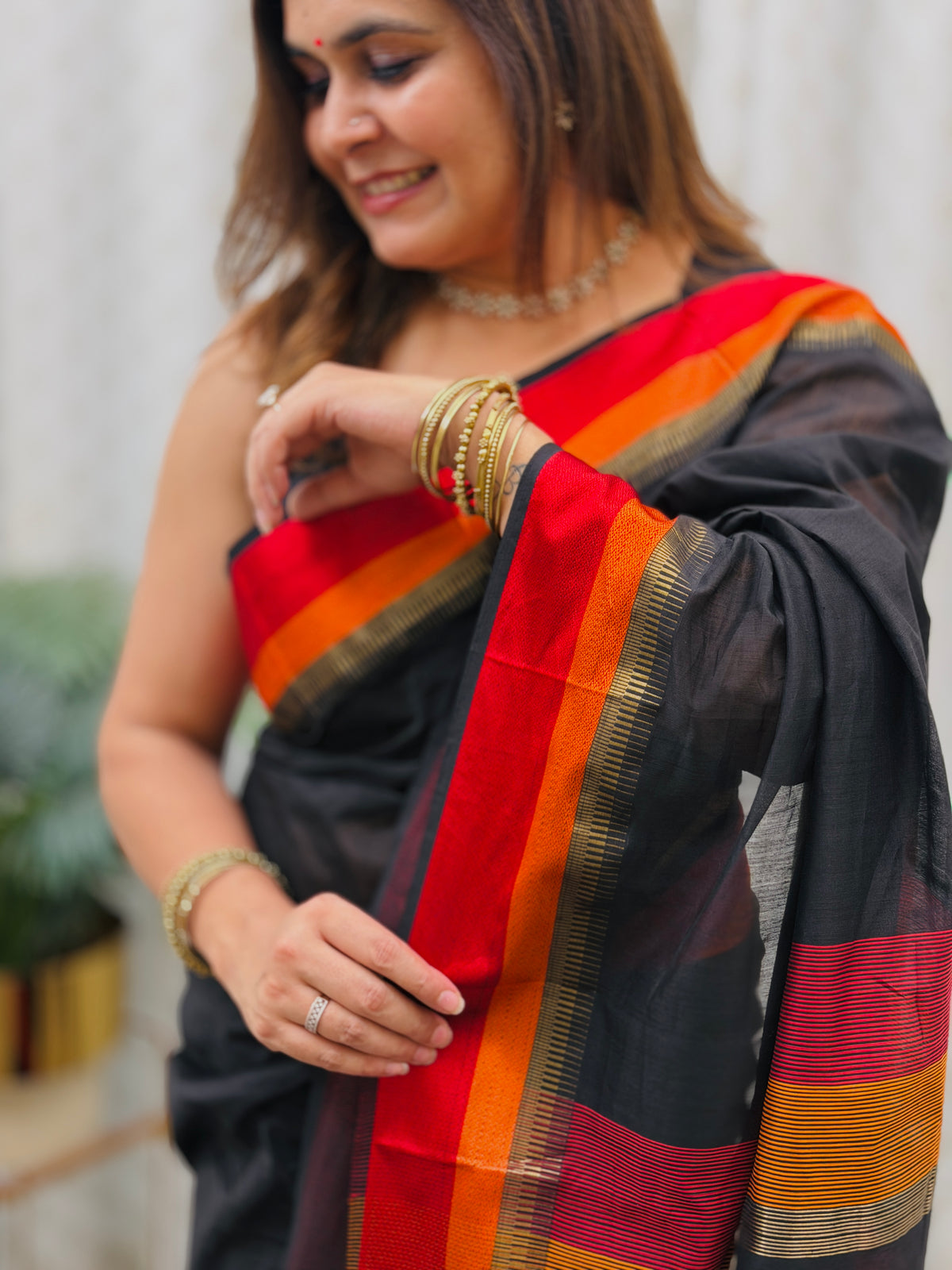 Black Resham Maheshwari