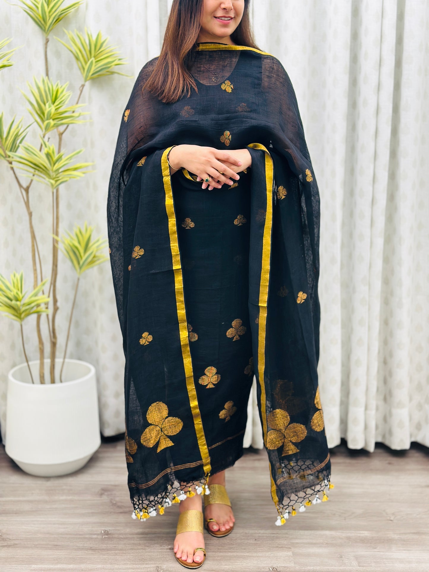 KAARI - Jamdani Suit