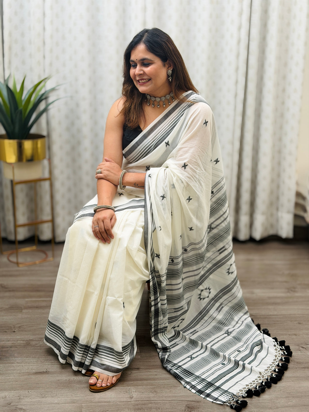 Ivory Bhujodi Saree